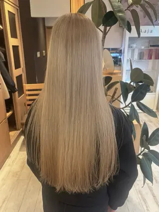ロング 野尻 暖のヘアスタイル