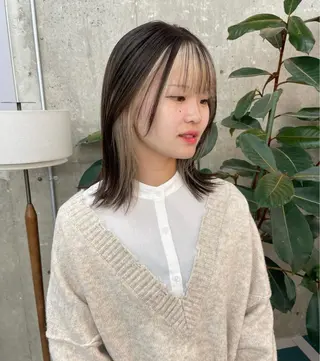 ミディアム ボブ/ハイトーン YUIのヘアスタイル