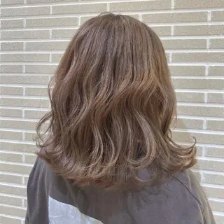 ミディアム 植田 菜月のヘアスタイル