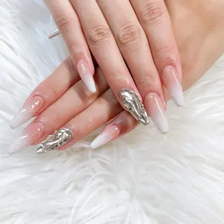 ネイル 根津 綾子のネイルデザイン