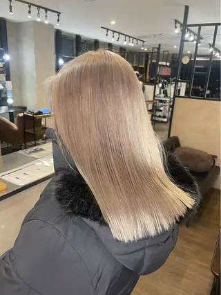ミディアム カラー 近藤 慧依のヘアスタイル