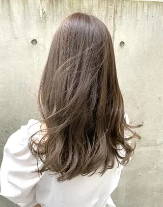 ミディアム カラー レイヤーカット /透明感カラー西田のヘアスタイル