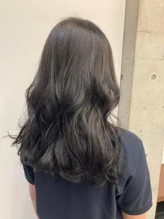 ロング カラー 岸田莉奈/ ゆるふわ/ナチュラルのヘアスタイル