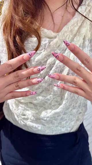 ネイル sharesalon  Mariris所属・KARIN🍓🐯 ￤心斎橋のネイルデザイン