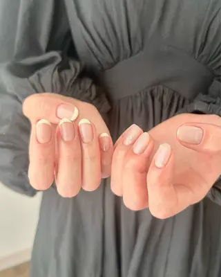 ネイル 𓂃toi. 儚げnuanceのネイルデザイン