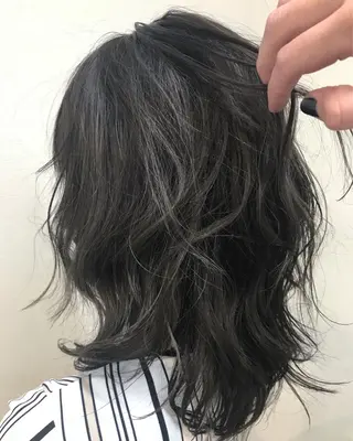 カラー 中垣 南のヘアスタイル