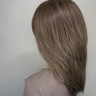 セミロング カラー 艶髪クリエイター🪽 秋田 聖也のヘアスタイル