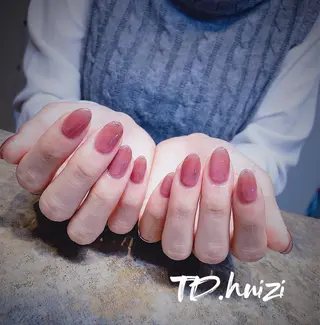 ミディアム めぐみのネイルサロン スタッフ練習のネイルデザイン