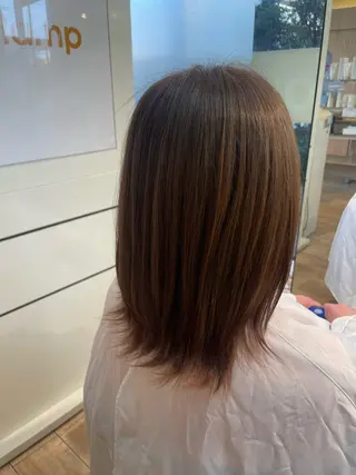 ミディアム 伊藤 未奈のヘアスタイル