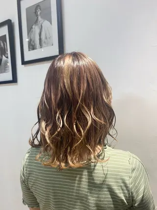 ミディアム 柳原 沙耶のヘアスタイル