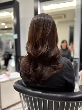 セミロング パーマ 韓国っぽ透け感カラー マンツーマン🫧なおのヘアスタイル