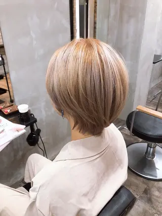 ショート カラー 中村 優志のヘアスタイル