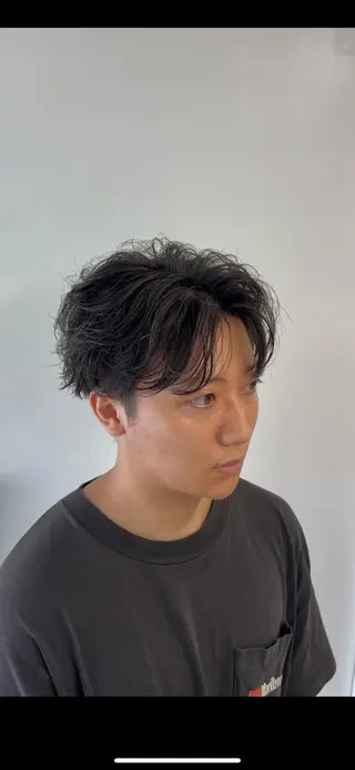 ショート パーマ メンズ なりたひろと / フェザーパーマのヘアスタイル