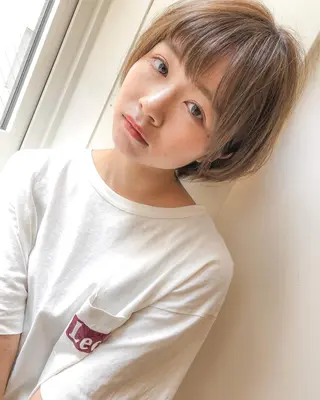 ショート 横浜ブリーチムラ直し ハイトーン/ブリーチのヘアスタイル