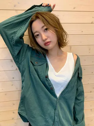 ミディアム カラー 安達 俊亮のヘアスタイル