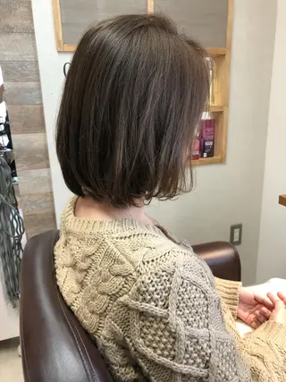 ミディアム カラー パーマ tuuli トゥーリのヘアスタイル
