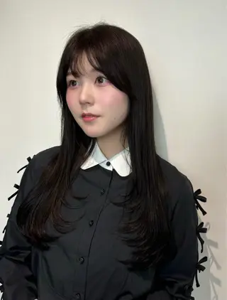 ロング 髪質改善|透明 感カラー🩵レイヤーのヘアスタイル