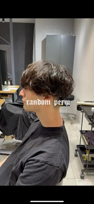 メンズ メンズパーマ特化 🌟Gakutoのヘアスタイル