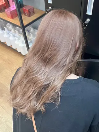 ロング カラー 艶ハイトーン‪‪🔆 ️️️安座間 希のヘアスタイル