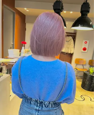 ミディアム カラー ミルクティーベージュ outaのヘアスタイル
