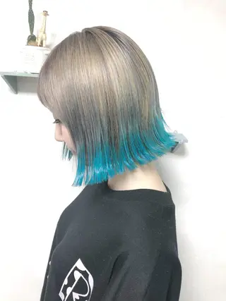 ショート カラー パーマ ヘアアレンジ 推し活専用 【派手髪】飯野ゆかりのヘアスタイル