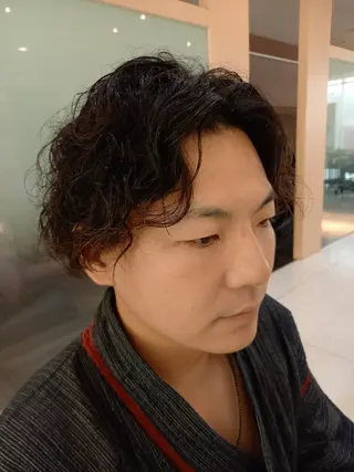 メンズ パーマ 飯田・髪質改善縮毛矯 正・カラー・パーマのヘアスタイル