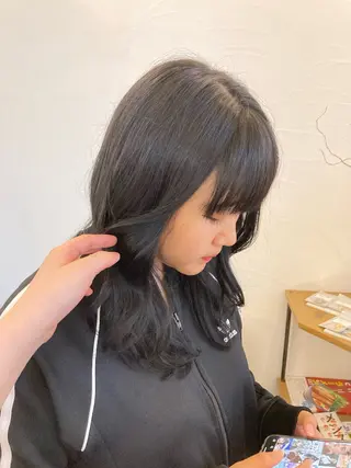 ミディアム カラー 靏 美咲のヘアスタイル