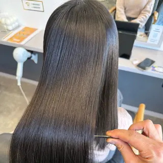 セミロング 🌿透き通るツヤ髪× 縮毛矯正✂︎戸祭　伶のヘアスタイル