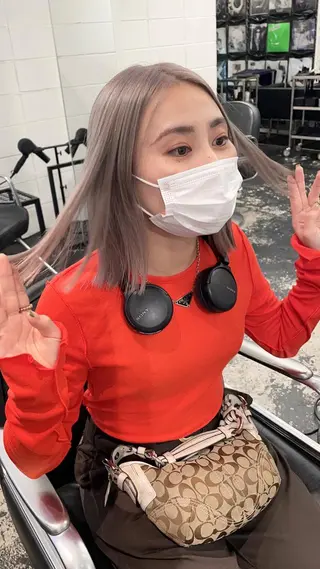 ミディアム カラー パーマ ヘアアレンジ メンズ キッズ ネイル マツエク・マツパ アイブロウ 艶ハイトーン/ヘア アレンジAYAKAのヘアスタイル