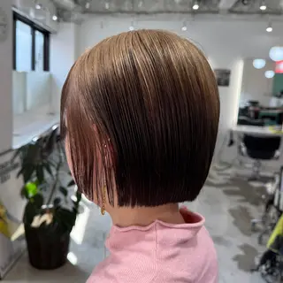 ショート 艶髪ハイトーン× ボブ🥣アイネのヘアスタイル
