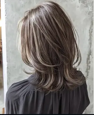 セミロング VIE.ORNER 浦安店　三上真弥のヘアスタイル