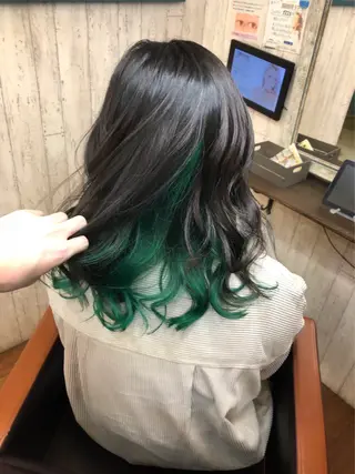 セミロング カラー ヘアアレンジ ハイトーン・ブリーチ ムラ修正　八須　錬のヘアスタイル