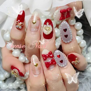 ネイル 🦋 Queenieのネイルデザイン