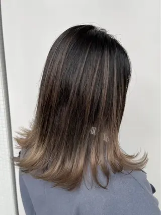 セミロング ambleluxe 🌈透明感カラー中野のヘアスタイル