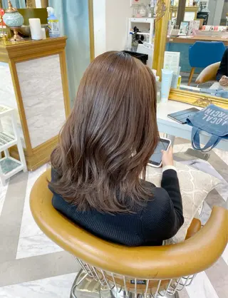 ミディアム レイヤーカット /透明感カラー西田のヘアスタイル