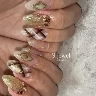ネイル S. JEWELのネイルデザイン