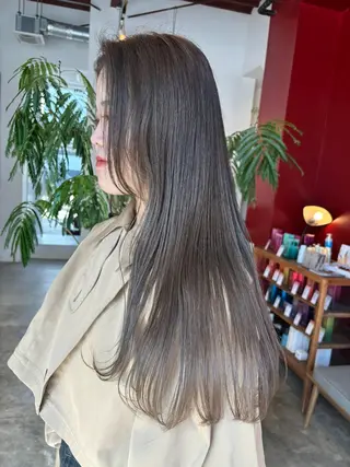 ロング イデカワ リナのヘアスタイル