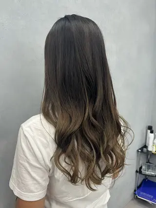 ロング カラー 🦩レイヤー|透明感 カラー🦩makoのヘアスタイル