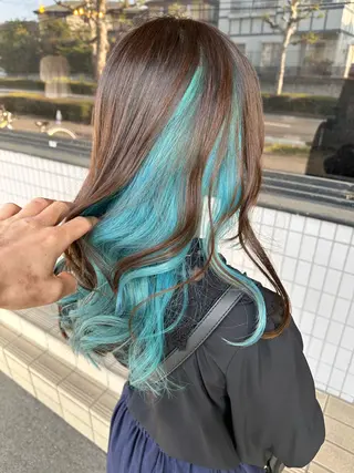 セミロング タカツド ユウキのヘアスタイル