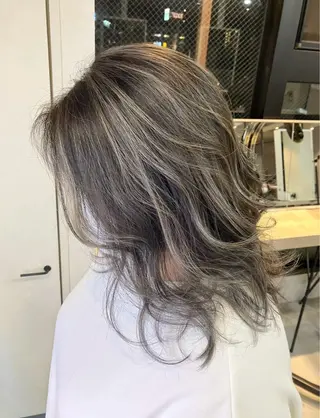 カラー HIRO ✂︎のヘアスタイル