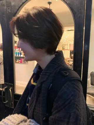 ショート SAKINO. ベージュカラーのヘアスタイル