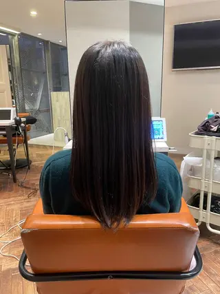セミロング カラー 頭から整える美容師 松田のヘアスタイル