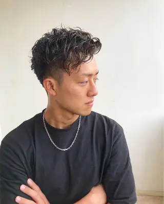 メンズ 🟦メンズパーマ🟦 横浜駅｜小上馬淳司のヘアスタイル