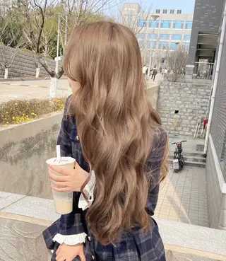 セミロング カラー ヘアアレンジ 赤み消し🫧韓国ヘア 🫧藤岡誠也のヘアスタイル