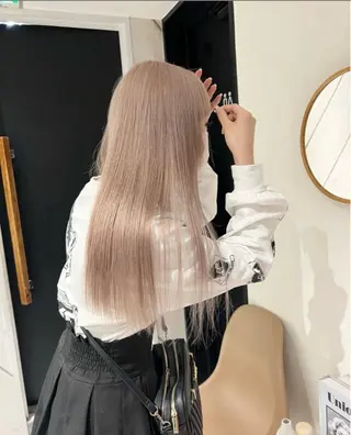 ロング 艶ハイトーン/ ブリーチ/梅田のヘアスタイル