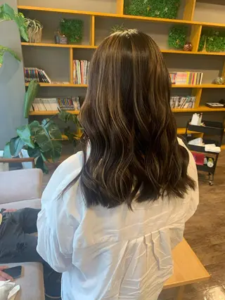 セミロング カラー SHU NTAのヘアスタイル