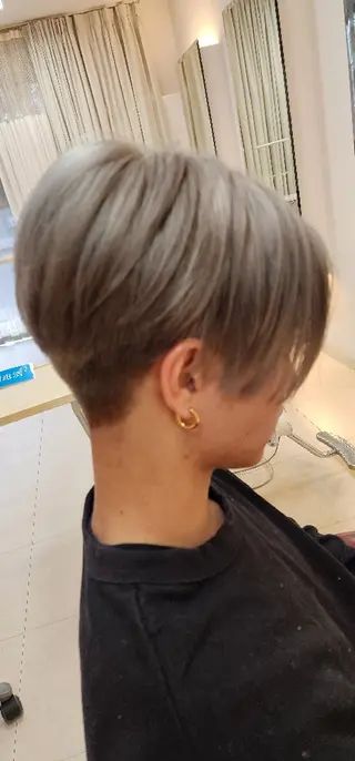 ショート カラー hairmake Juinのヘアスタイル