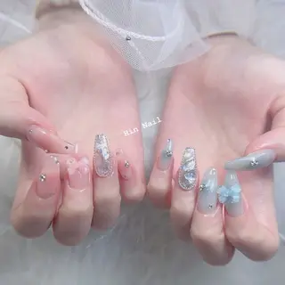 ネイル Hin Nailsのネイルデザイン