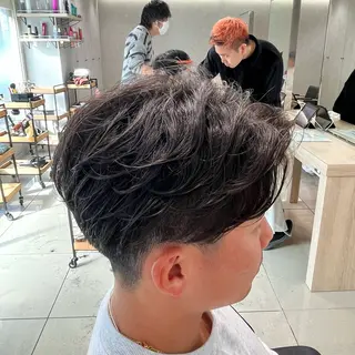 パーマ メンズ 巖本 真希のヘアスタイル