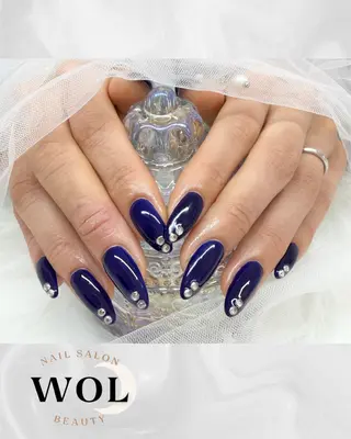 カラー WOL🌙 momokoのネイルデザイン